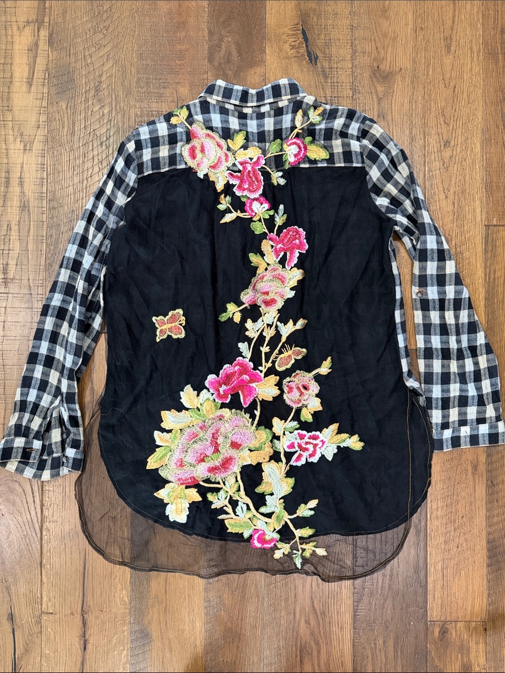 Aratta Black and Cream Checked Shirt with Branded Neck Tape